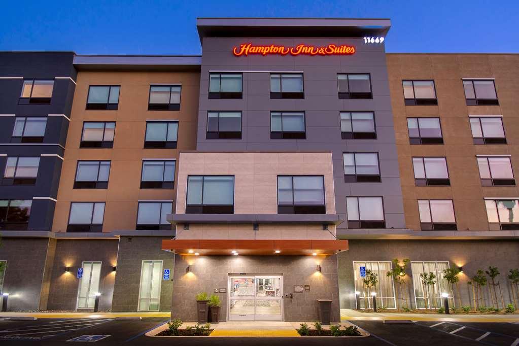 Hampton Inn & Suites Ontario Rancho Cucamonga Exteriér fotografie