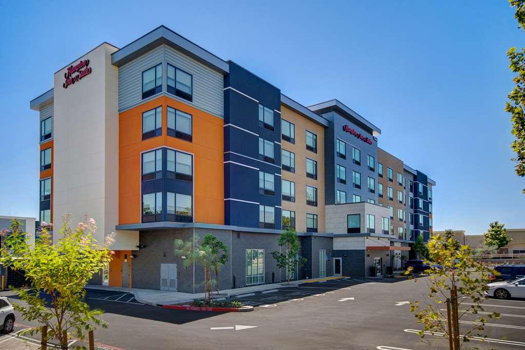 Hampton Inn & Suites Ontario Rancho Cucamonga Exteriér fotografie