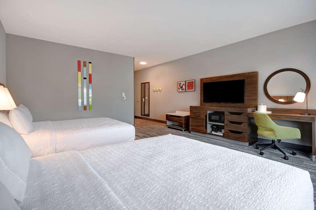 Hampton Inn & Suites Ontario Rancho Cucamonga Pokoj fotografie