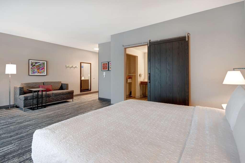 Hampton Inn & Suites Ontario Rancho Cucamonga Pokoj fotografie