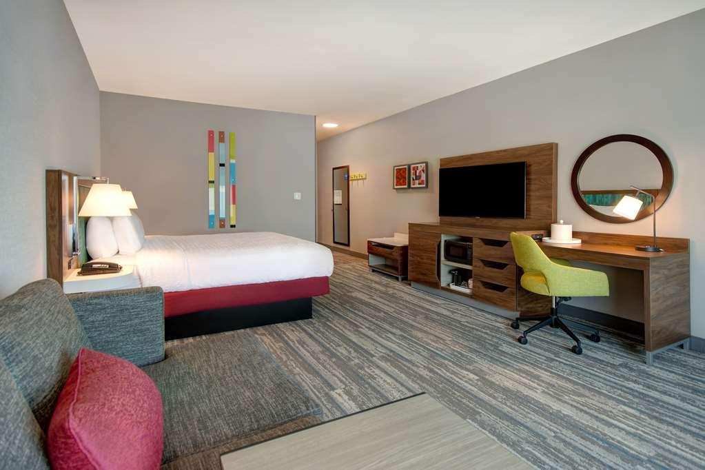 Hampton Inn & Suites Ontario Rancho Cucamonga Pokoj fotografie