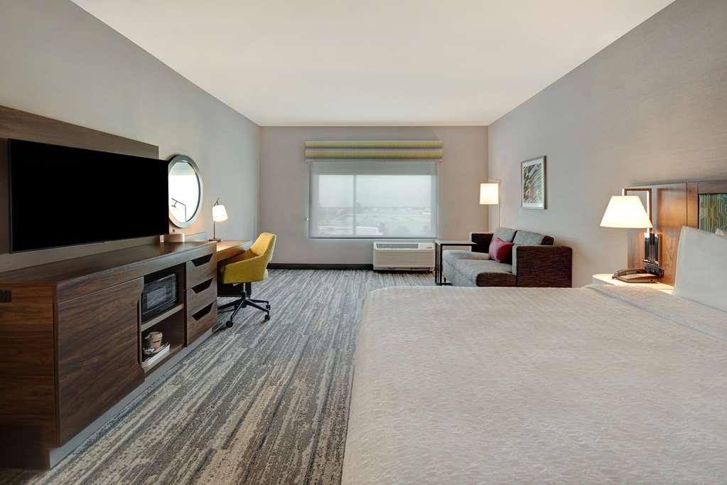 Hampton Inn & Suites Ontario Rancho Cucamonga Pokoj fotografie