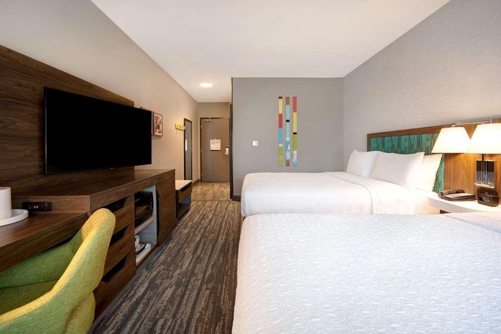 Hampton Inn & Suites Ontario Rancho Cucamonga Pokoj fotografie