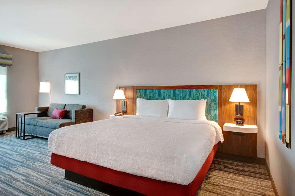 Hampton Inn & Suites Ontario Rancho Cucamonga Pokoj fotografie
