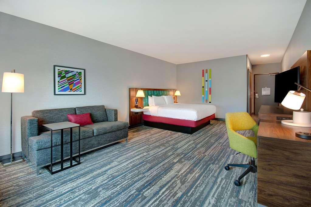 Hampton Inn & Suites Ontario Rancho Cucamonga Pokoj fotografie